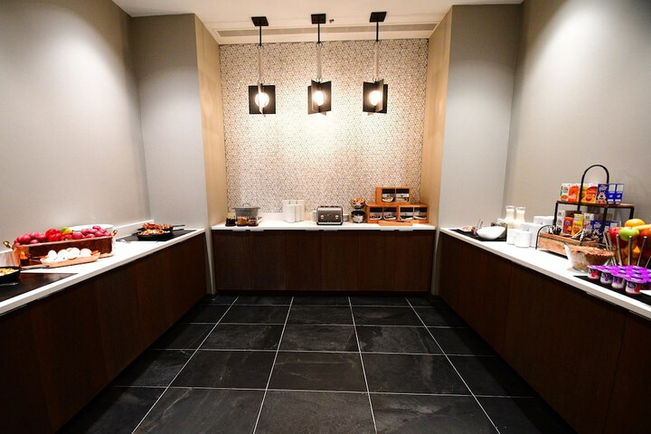 Dining 63 of 91