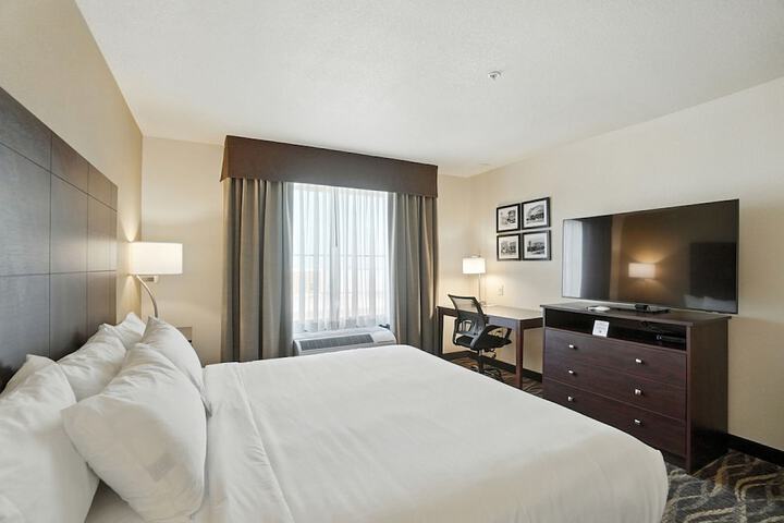 Cobblestone Hotel & Suites-Bellefontaine