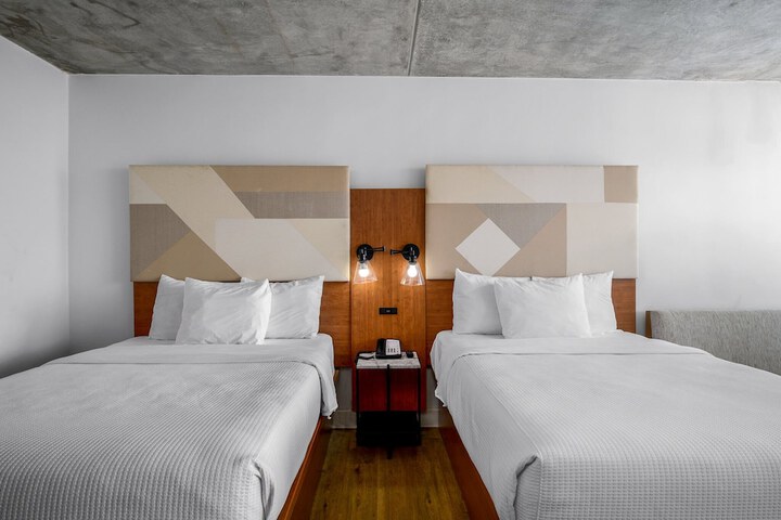 Room 45 of 77