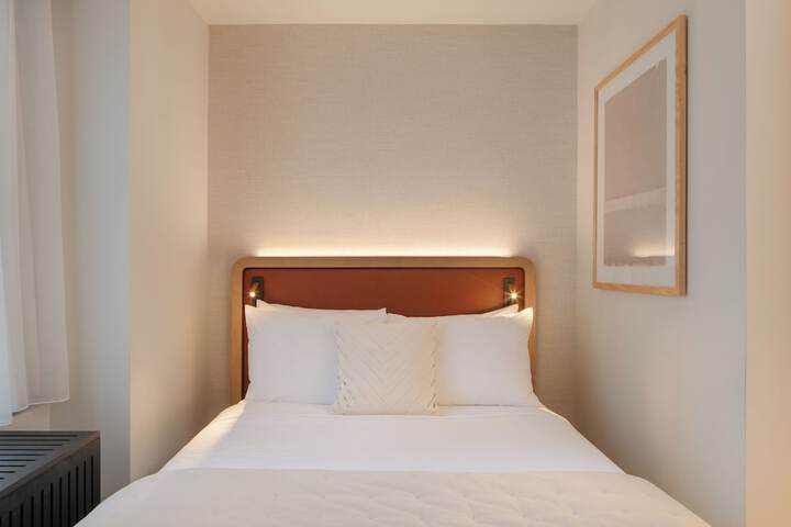Room 19 of 37