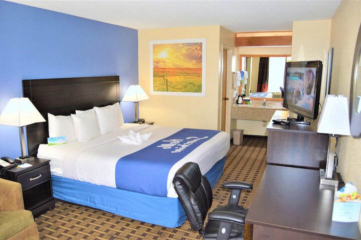 Days Inn by Wyndham Easley / Greenville/Clemson Area