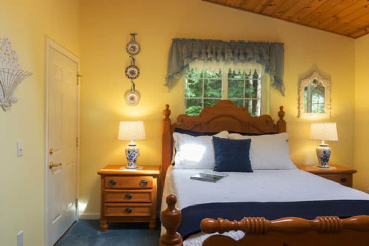 A Hidden Haven & Water Garden Cottages