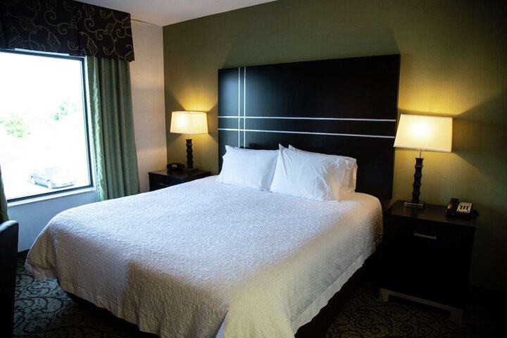 Room 52 of 89