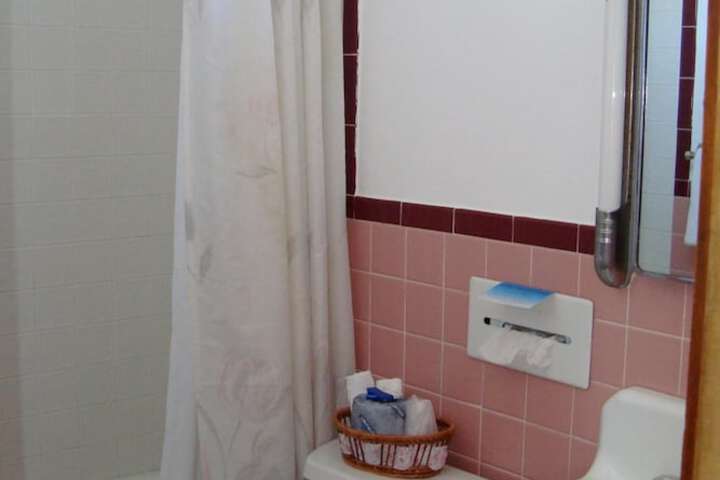 Room 18 of 36