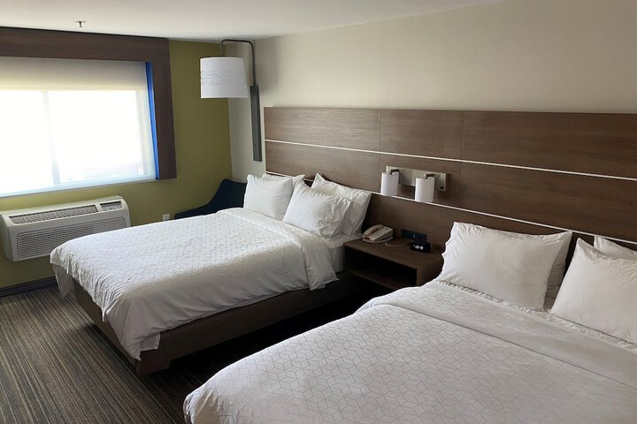 Room 12 of 32