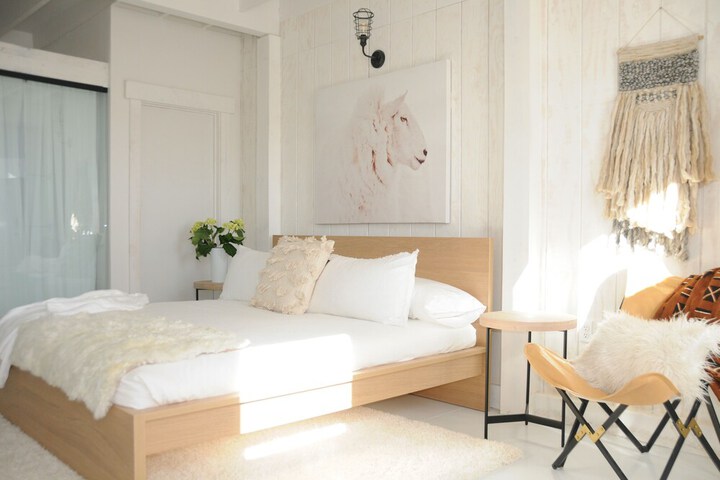 Room 163 of 230