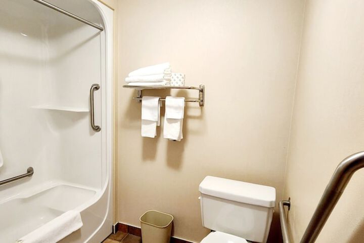 Room 13 of 17