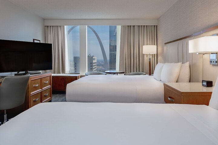 Room 43 of 107