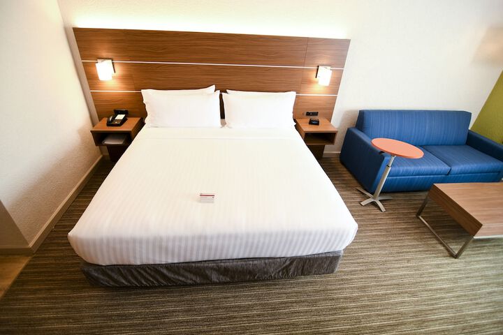 Room 64 of 126