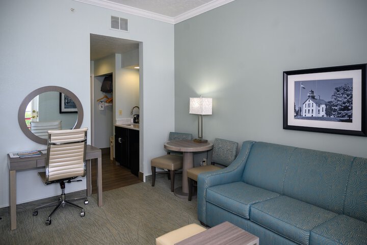 Cherry Tree Inn & Suites