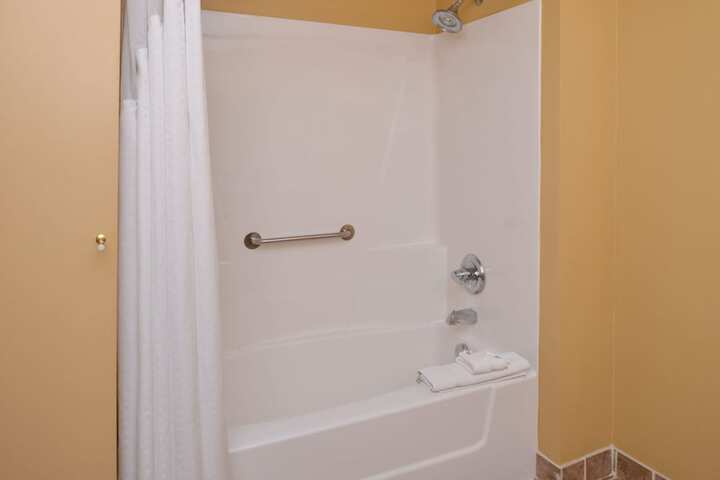 Country Inn & Suites by Radisson Benton Harbor-St. Joseph, MI