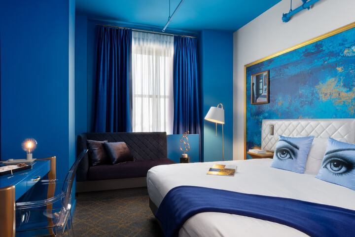 Room 50 of 78
