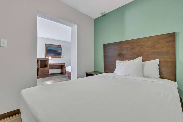 Room 15 of 38