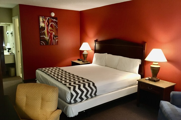 RIVER ROCK INN