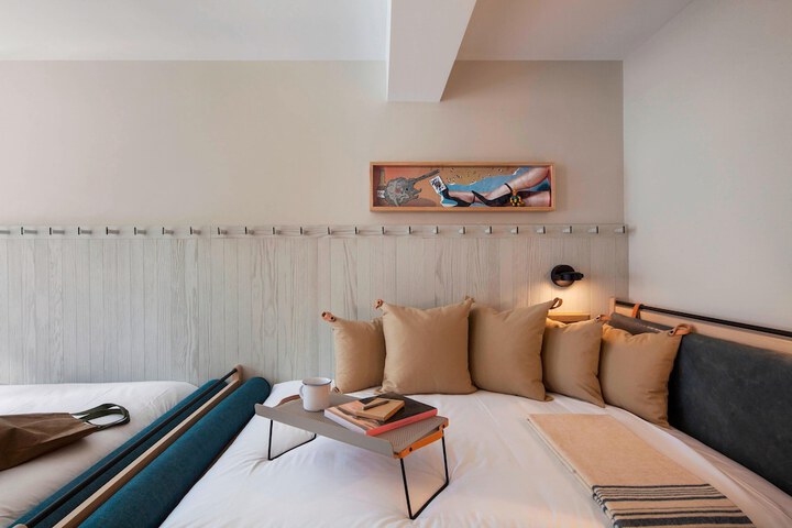 Room 28 of 59