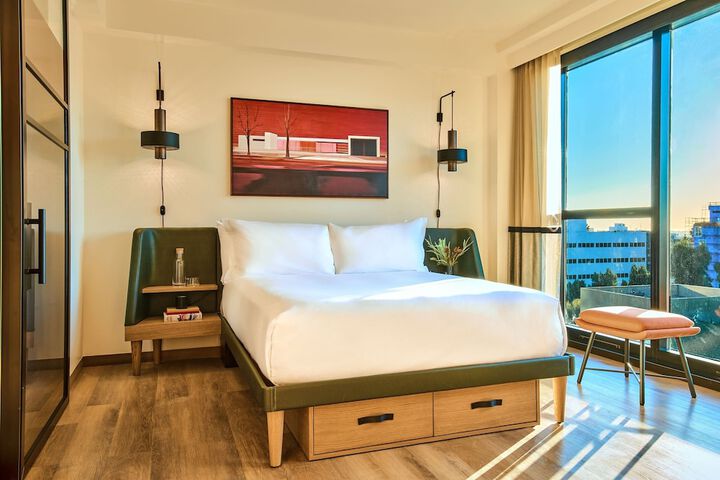 Room 18 of 40