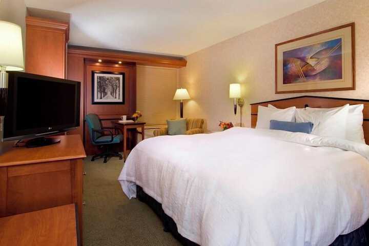 Room 9 of 25