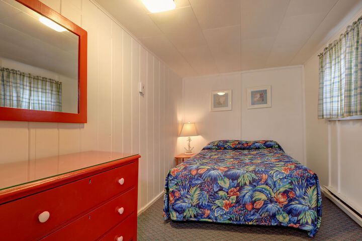 Room 27 of 87