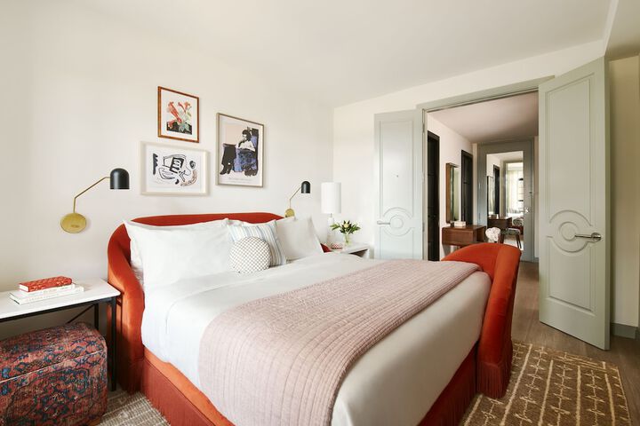 Room 98 of 216