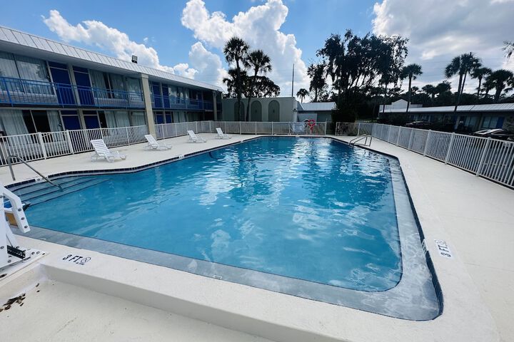 Pool 11 of 26