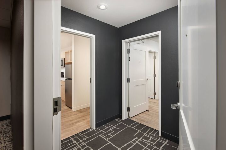 Room 21 of 34