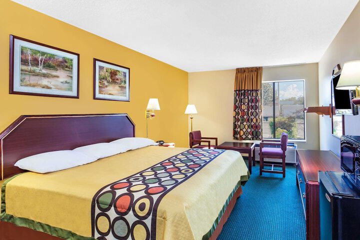 Super 8 by Wyndham Morristown / South