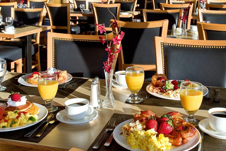 Breakfast/Coffee Service 90 of 107