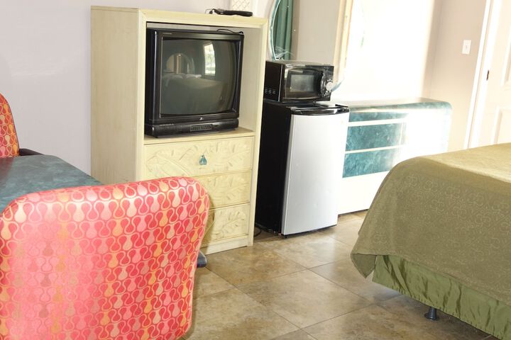 Room 8 of 18
