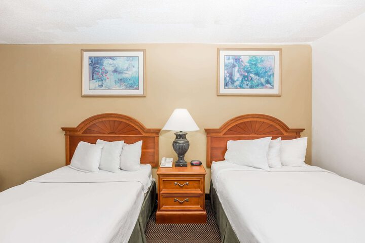 Room 18 of 33