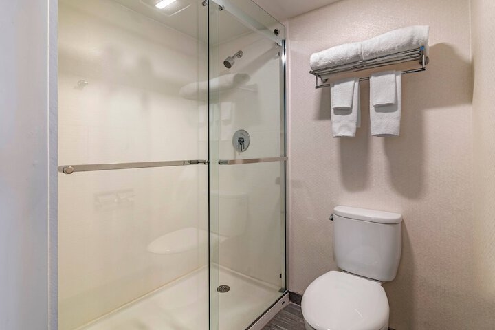 Fairfield by Marriott Inn & Suites Providence Airport Warwick