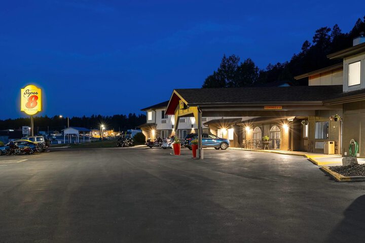 Super 8 by Wyndham Custer / Crazy Horse Area