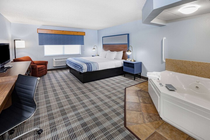 Room 52 of 111