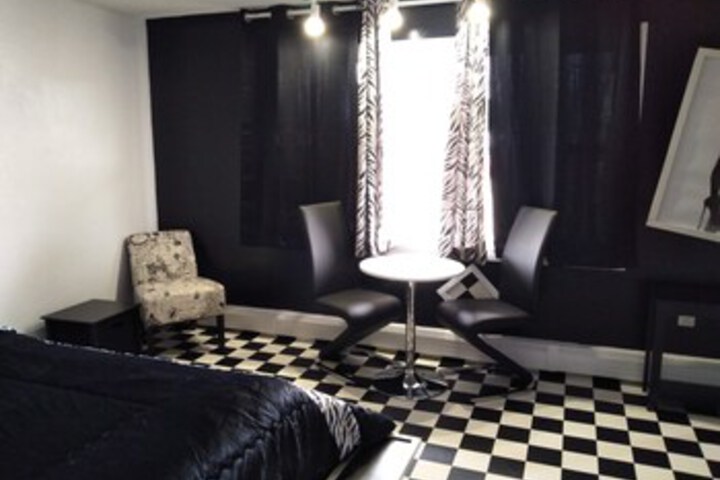 Town Line Motel