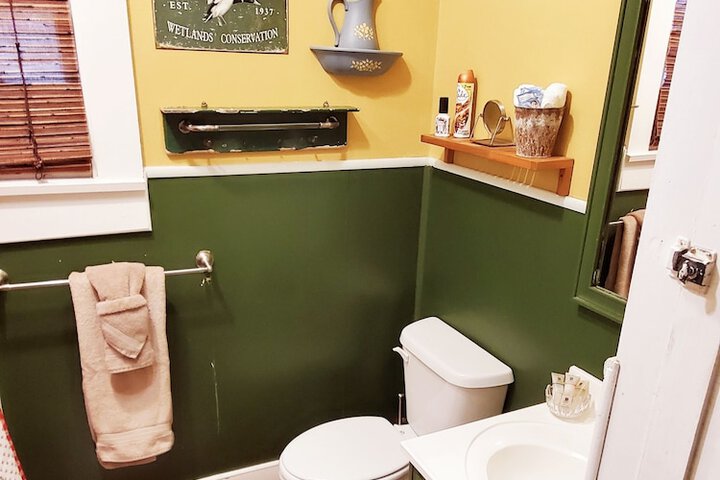 Room 72 of 108