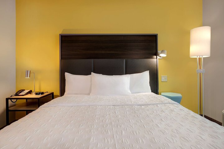 Room 46 of 70