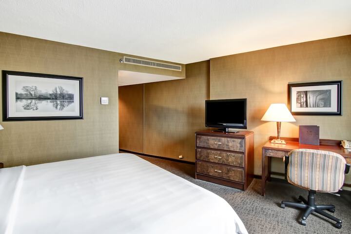 Room 16 of 60