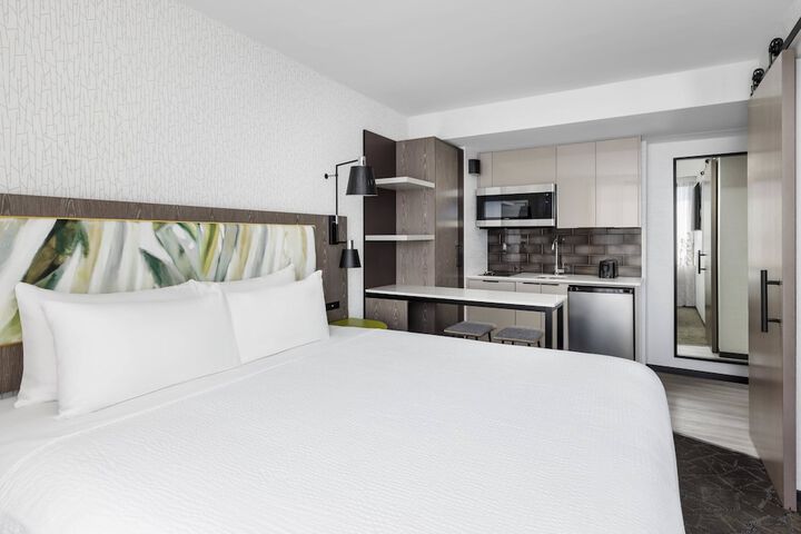 Room 14 of 28