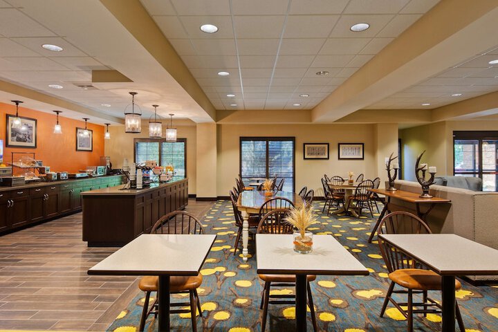 Best Western Plus Dayton Hotel & Suites