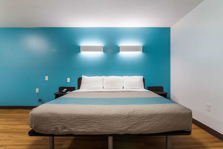 Room 11 of 29
