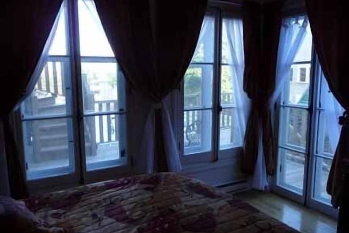 Room 42 of 58