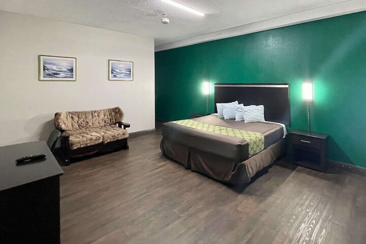 Room 22 of 34