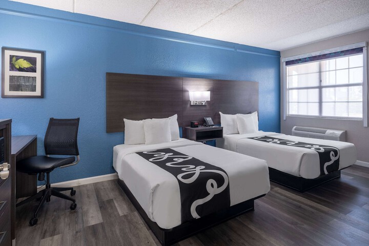 Room 20 of 33