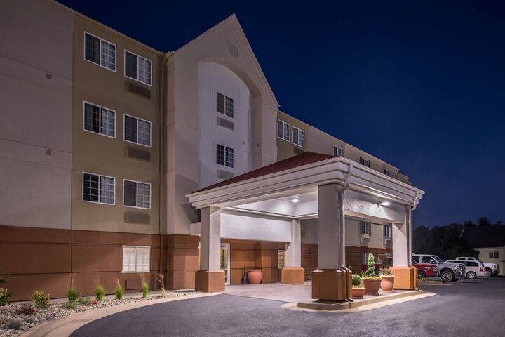 Hotel 2 of 23