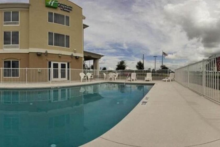 Pool 7 of 32
