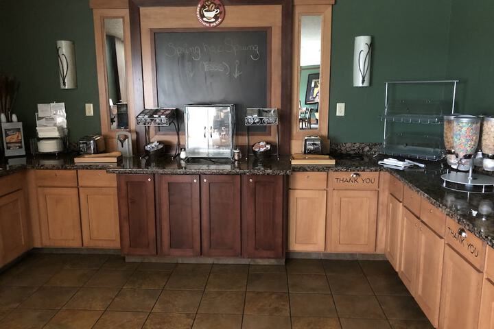 Breakfast/Coffee Service 23 of 28