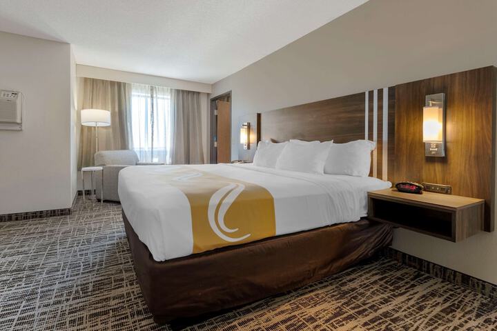 Room 20 of 33