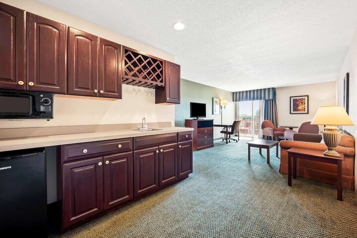 Room 15 of 35