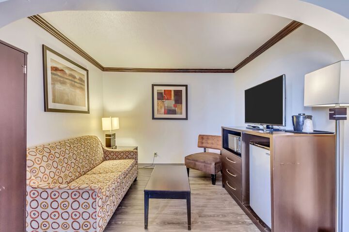 Room 85 of 103