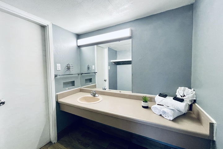 Room 28 of 31