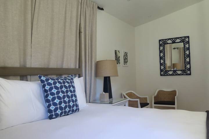 Room 33 of 53